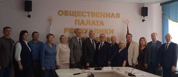 Сегодня на площадке Общественной палаты Мордовии подписали соглашения с политическими партиями и общественными организациями о сотрудничестве в ходе общественного наблюдения на выборах 2026 года