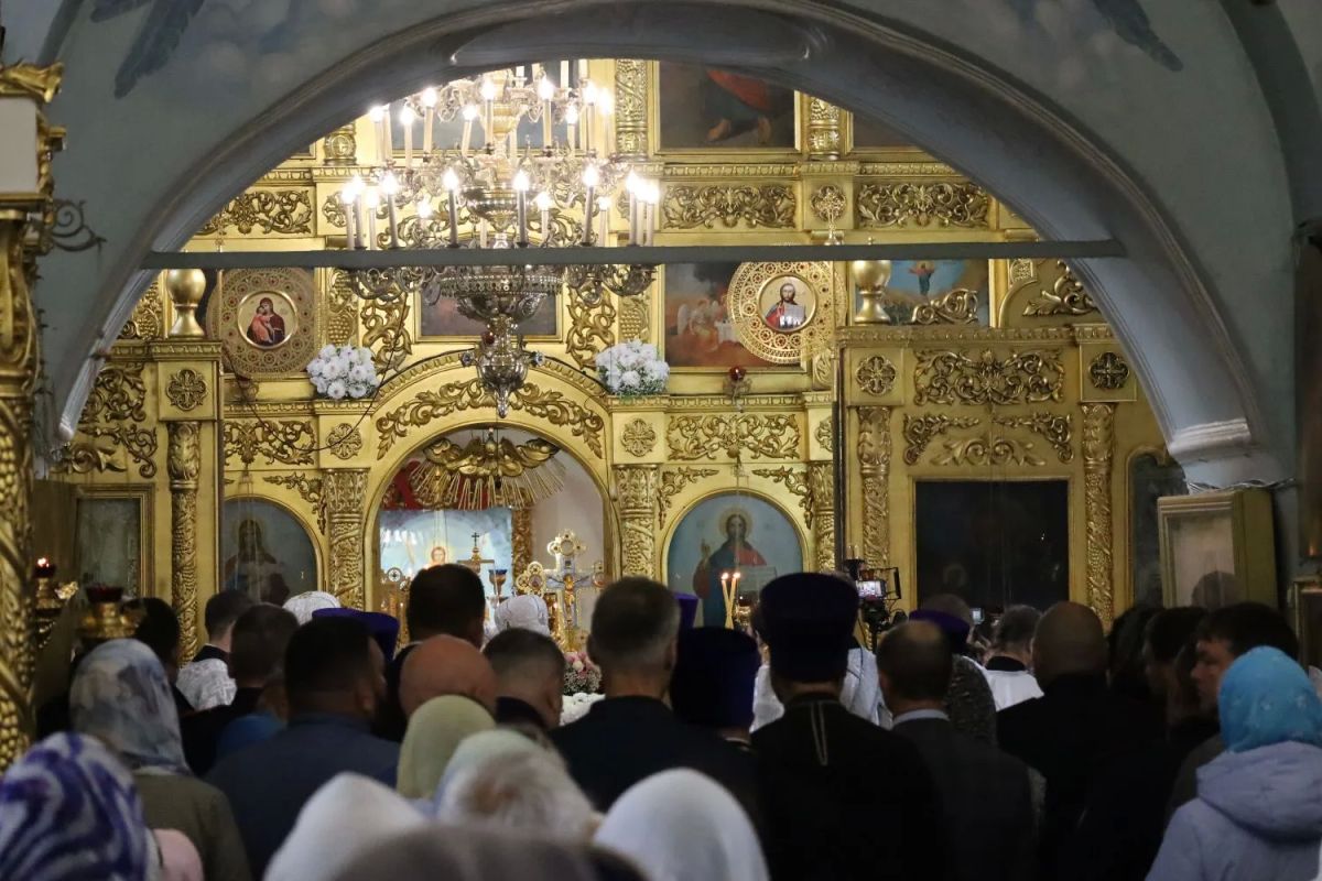 В Саранске совершен чин обновления Иоанно-Богословского собора В Саранске совершен чин обновления Иоанно-Богословского собора