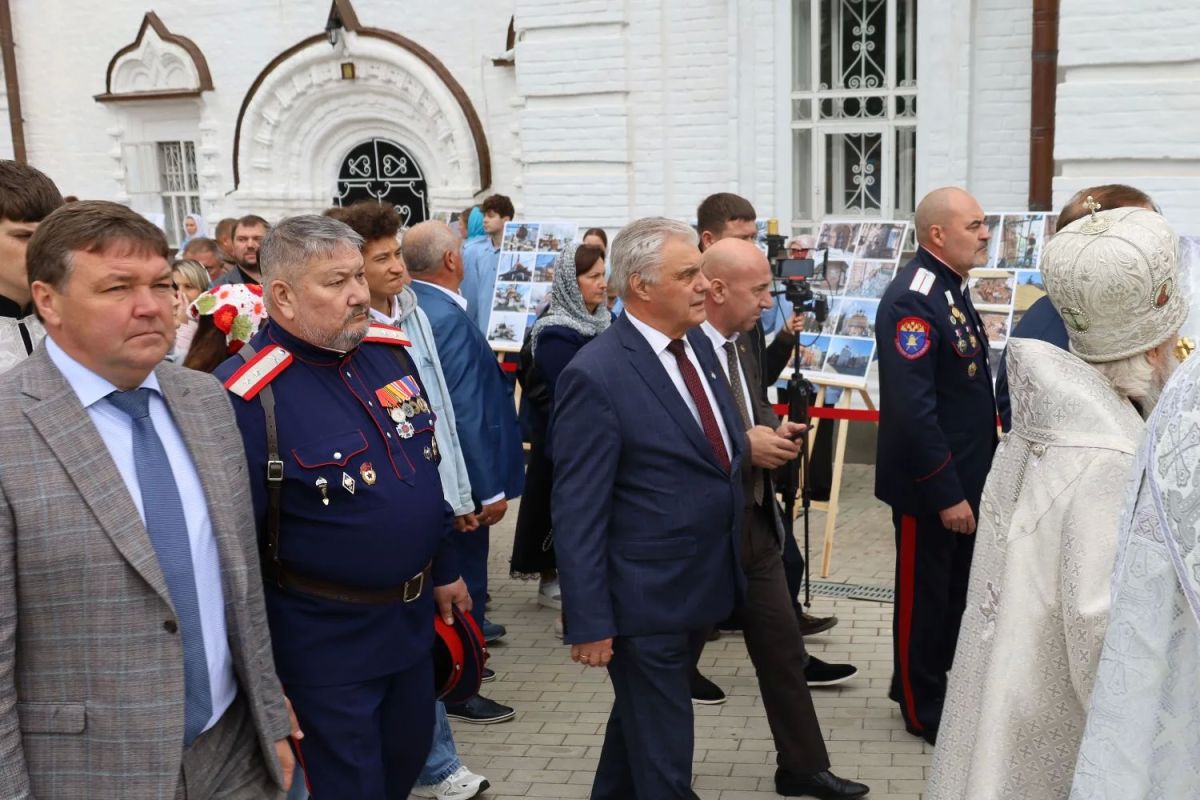 В Саранске совершен чин обновления Иоанно-Богословского собора В Саранске совершен чин обновления Иоанно-Богословского собора