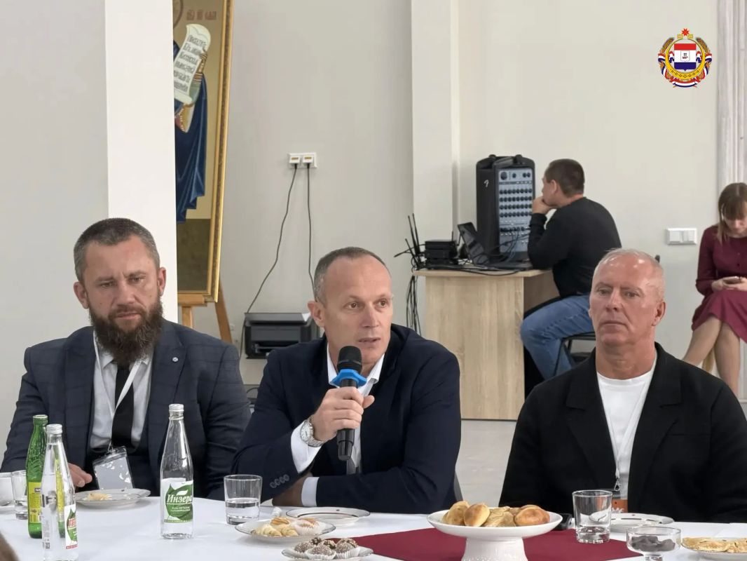 В Мордовии встретились участники программ «Герои среди СВОих» и «Герои Херсонщины» В Мордовии встретились участники программ «Герои среди СВОих» и «Герои Херсонщины»