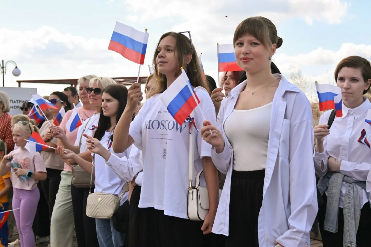 22 августа - День Государственного флага Российской Федерации 22 августа - День Государственного флага Российской Федерации