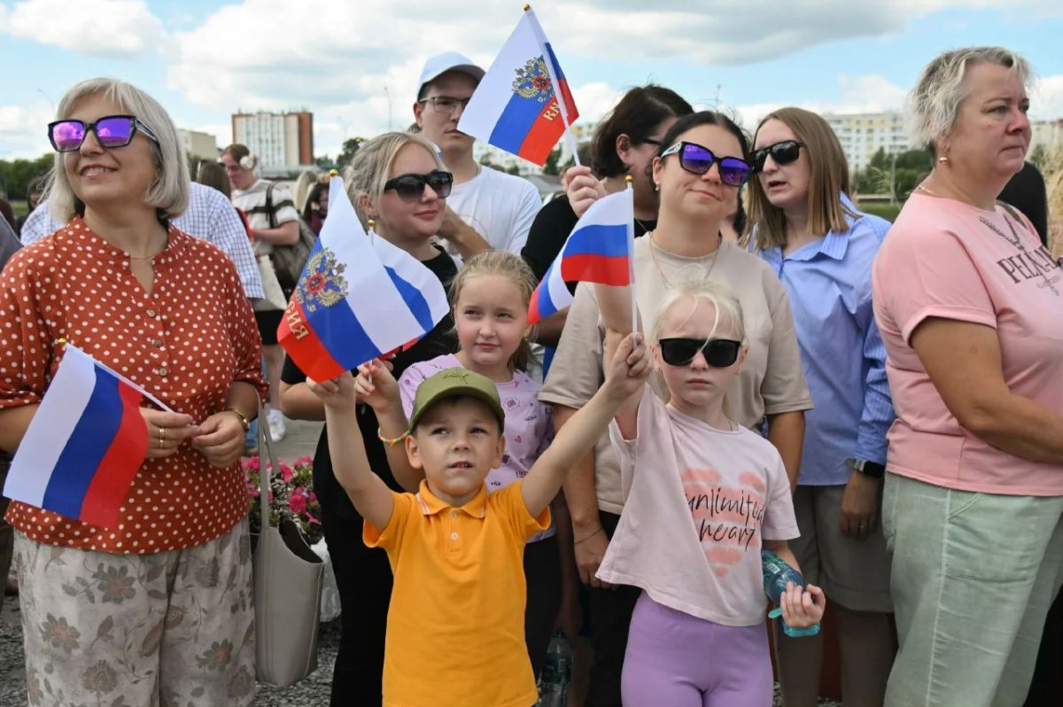 22 августа - День Государственного флага Российской Федерации 22 августа - День Государственного флага Российской Федерации