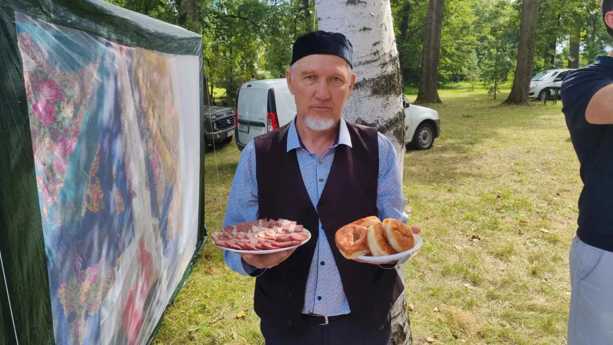 В парке культуры и отдыха имени В.П.Филатова поселка Ромоданово в очередной раз с успехом прошел районный межэтнический фестиваль национальной кухни «ВкусФест» В парке культуры и отдыха имени В.П.Филатова поселка Ромоданово в очередной раз с успехом прошел районный межэтнический фестиваль национальной кухни «ВкусФест»