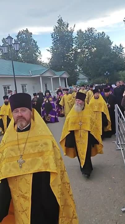 В Дивеево принесена десница святителя Спиридона Тримифунтского!