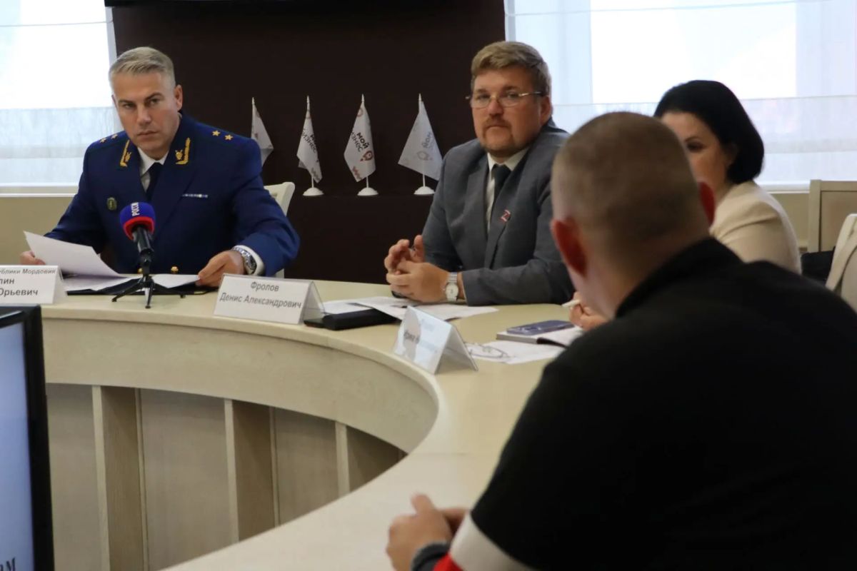 Прокурор Республики Мордовия провел тематический прием граждан по вопросам защиты их трудовых прав Прокурор Республики Мордовия провел тематический прием граждан по вопросам защиты их трудовых прав