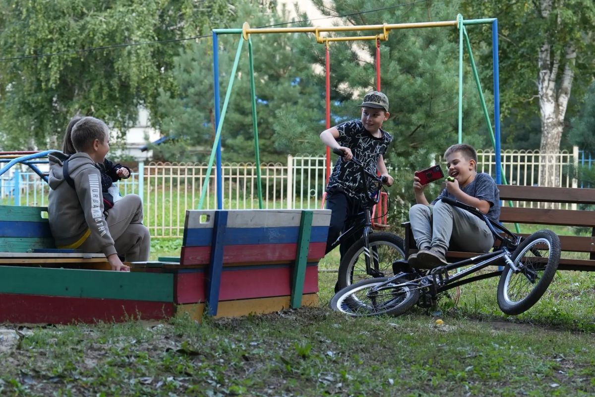 Артём Здунов: Двор по улице Лихачёва. Инспекция Артём Здунов: Двор по улице Лихачёва. Инспекция