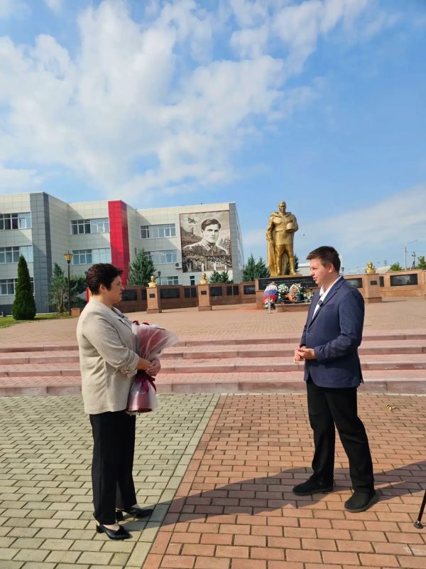 А вот так 1 сентября встретили в Торбеевском колледже мясной и молочной промышленности А вот так 1 сентября встретили в Торбеевском колледже мясной и молочной промышленности