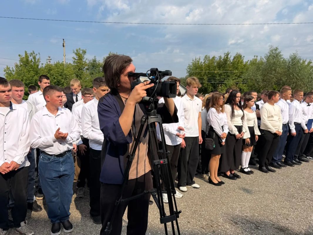 А вот так 1 сентября встретили в Торбеевском колледже мясной и молочной промышленности А вот так 1 сентября встретили в Торбеевском колледже мясной и молочной промышленности