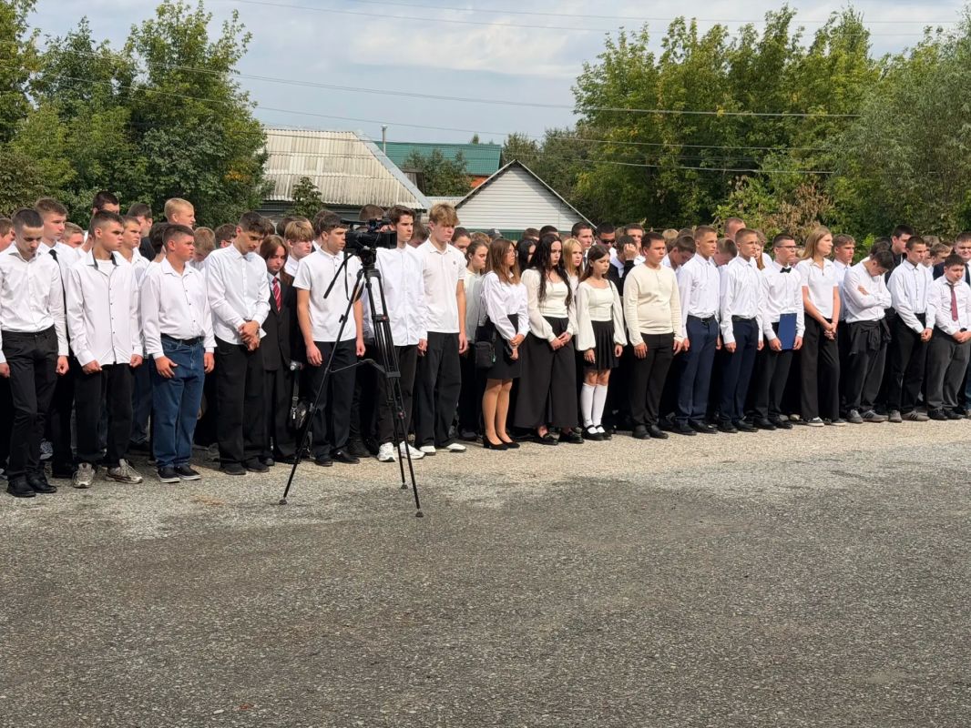 А вот так 1 сентября встретили в Торбеевском колледже мясной и молочной промышленности А вот так 1 сентября встретили в Торбеевском колледже мясной и молочной промышленности