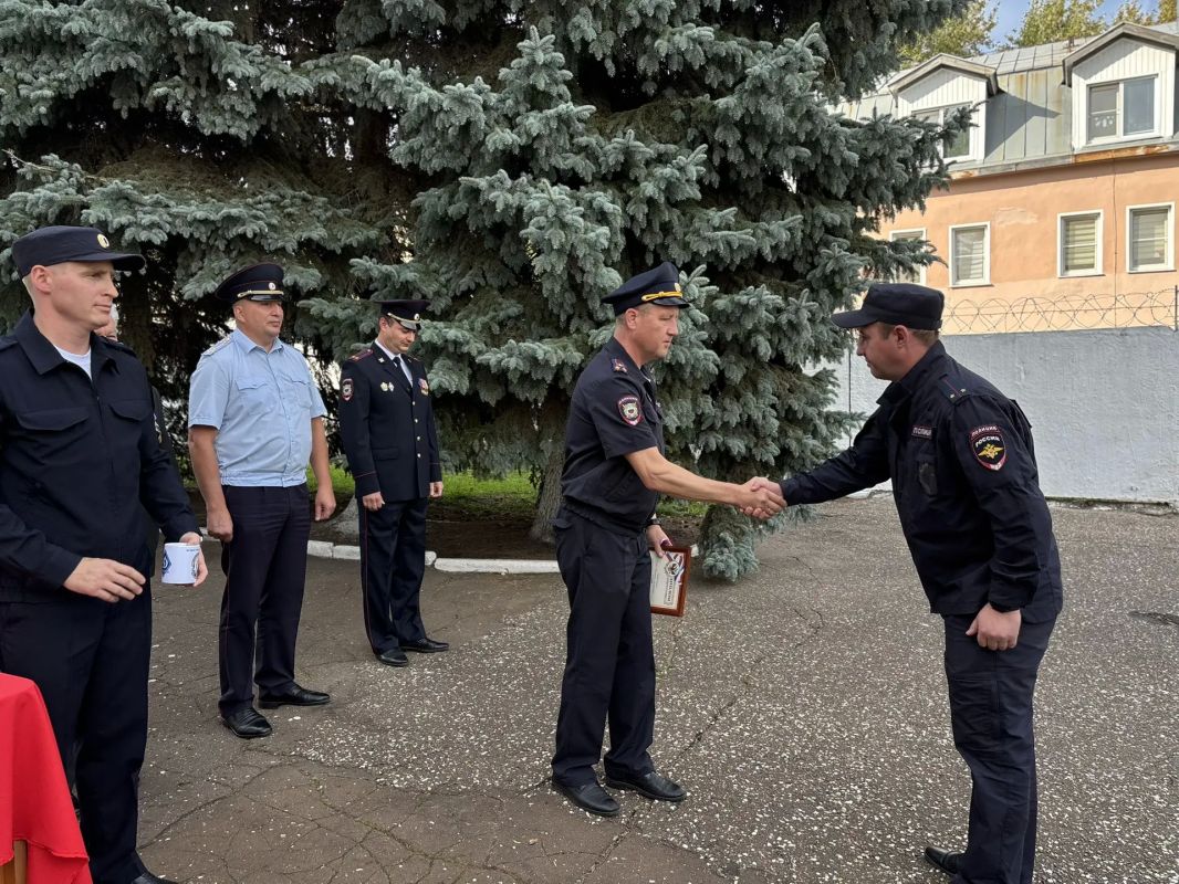 В МВД по Республике Мордовия прошли торжественные мероприятия, приуроченные к 103-й годовщине со дня образования патрульно-постовой службы полиции В МВД по Республике Мордовия прошли торжественные мероприятия, приуроченные к 103-й годовщине со дня образования патрульно-постовой службы полиции