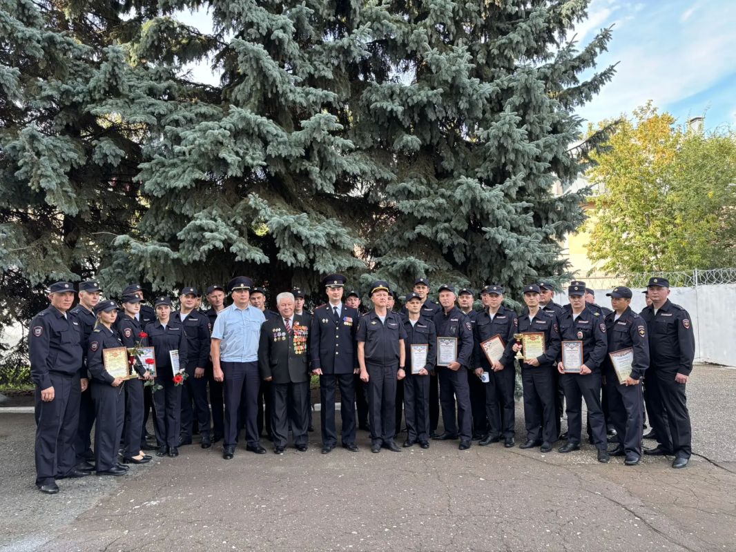 В МВД по Республике Мордовия прошли торжественные мероприятия, приуроченные к 103-й годовщине со дня образования патрульно-постовой службы полиции В МВД по Республике Мордовия прошли торжественные мероприятия, приуроченные к 103-й годовщине со дня образования патрульно-постовой службы полиции