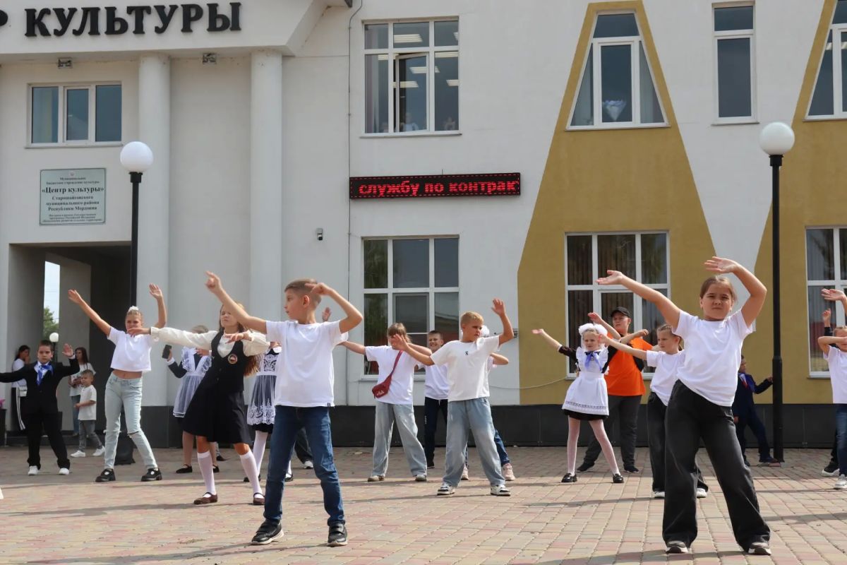 1 сентября в Старошайговском районе произошло по-настоящему знаковое событие! В рамках федерального проекта «Семейные ценности и инфраструктура культуры» национального проекта «Семья» на базе Центра культуры торжественно... 1 сентября в Старошайговском районе произошло по-настоящему знаковое событие! В рамках федерального проекта «Семейные ценности и инфраструктура культуры» национального проекта «Семья» на базе Центра культуры торжественно...