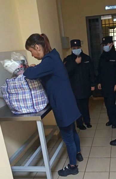 Полицейские депортировали за пределы России четырех иностранных гражданок Полицейские депортировали за пределы России четырех иностранных гражданок