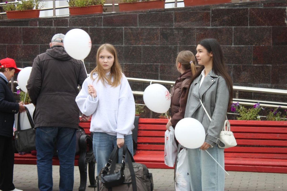 Финист ясный сокол – богатырь из русской народной сказки, превращавшийся в быстро летящего сокола Финист ясный сокол – богатырь из русской народной сказки, превращавшийся в быстро летящего сокола