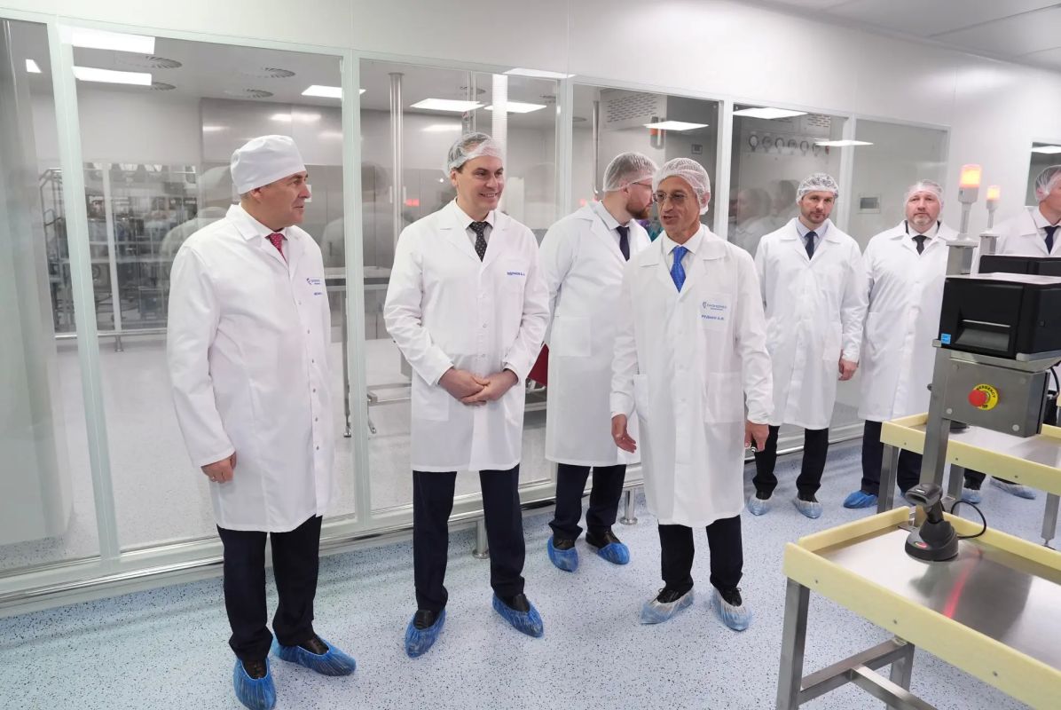 Артём Здунов: Наш «Биохимик», входящий в ГК «Промомед», стоит на страже национальной безопасности страны: мордовская компания выпускает препараты для лечения социально значимых заболеваний - эндокринология, онкология... Артём Здунов: Наш «Биохимик», входящий в ГК «Промомед», стоит на страже национальной безопасности страны: мордовская компания выпускает препараты для лечения социально значимых заболеваний - эндокринология, онкология...