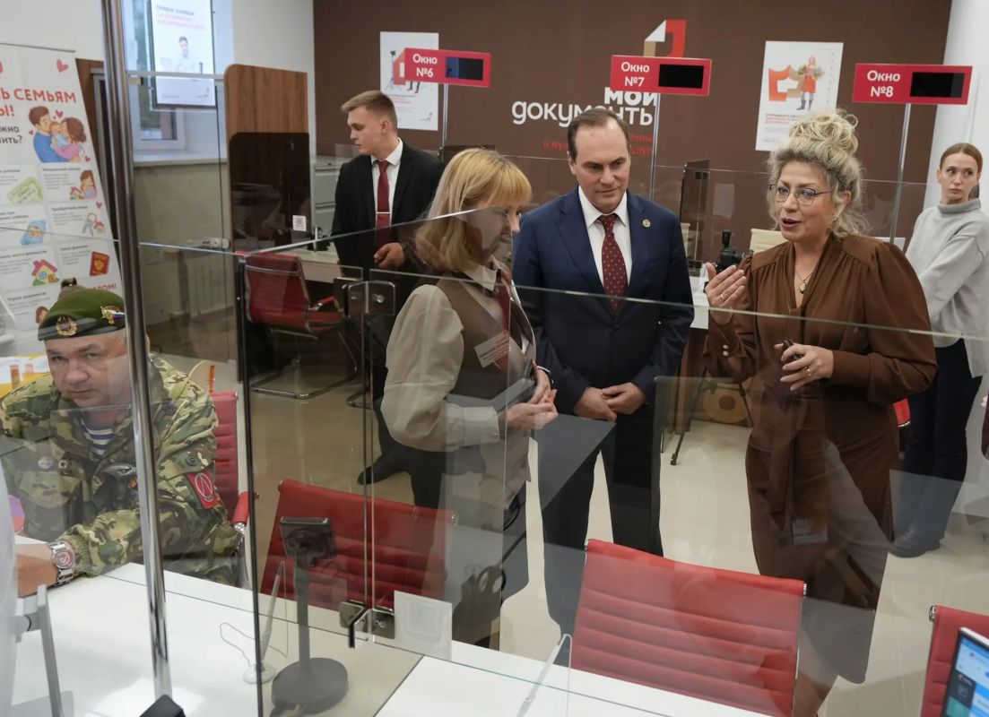 Артём Здунов: Большой МФЦ для большого района! Открыли современный филиал многофункционального центра в Октябрьском районе Саранска - здесь проживает почти 120 тысяч жителей Артём Здунов: Большой МФЦ для большого района! Открыли современный филиал многофункционального центра в Октябрьском районе Саранска - здесь проживает почти 120 тысяч жителей