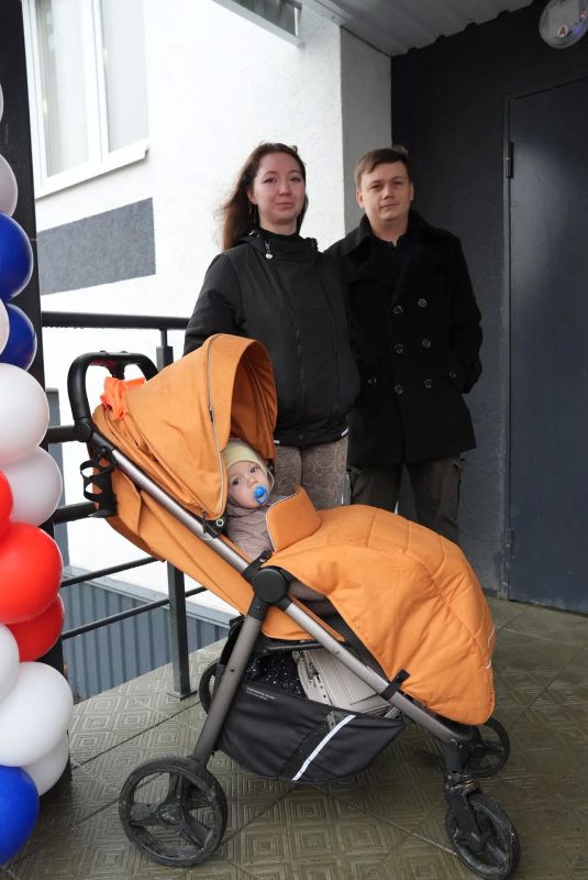 Артём Здунов: Построили по нашей жилищной программе рузаевским семьям большой дом!) Вместе с новосёлами проверили квартиры - комфортные, уютные, все с чистовой отделкой Это важно - молодые родители не будут тратить время и... Артём Здунов: Построили по нашей жилищной программе рузаевским семьям большой дом!) Вместе с новосёлами проверили квартиры - комфортные, уютные, все с чистовой отделкой Это важно - молодые родители не будут тратить время и...