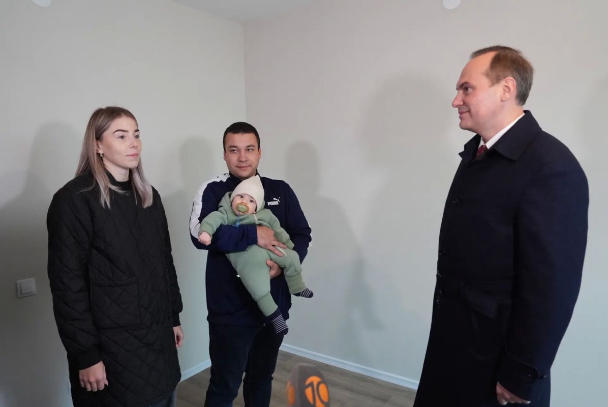 Артём Здунов: Построили по нашей жилищной программе рузаевским семьям большой дом!) Вместе с новосёлами проверили квартиры - комфортные, уютные, все с чистовой отделкой Это важно - молодые родители не будут тратить время и... Артём Здунов: Построили по нашей жилищной программе рузаевским семьям большой дом!) Вместе с новосёлами проверили квартиры - комфортные, уютные, все с чистовой отделкой Это важно - молодые родители не будут тратить время и...