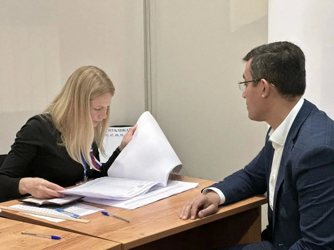 Сегодня министр энергетики и ЖКХ Асиф Алекберов проголосовал на избирательном участке Сегодня министр энергетики и ЖКХ Асиф Алекберов проголосовал на избирательном участке