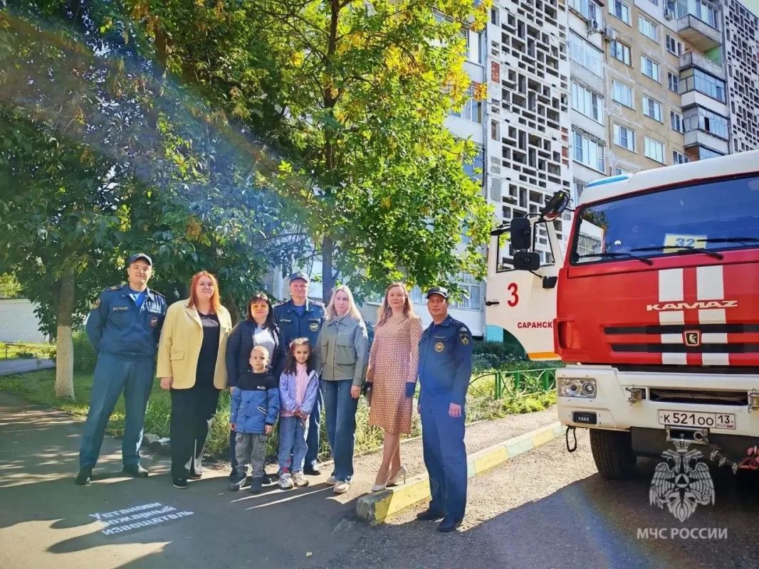 Важная социальная акция. В рамках проекта «Говорящий асфальт» воспитанники... Важная социальная акция. В рамках проекта «Говорящий асфальт» воспитанники...