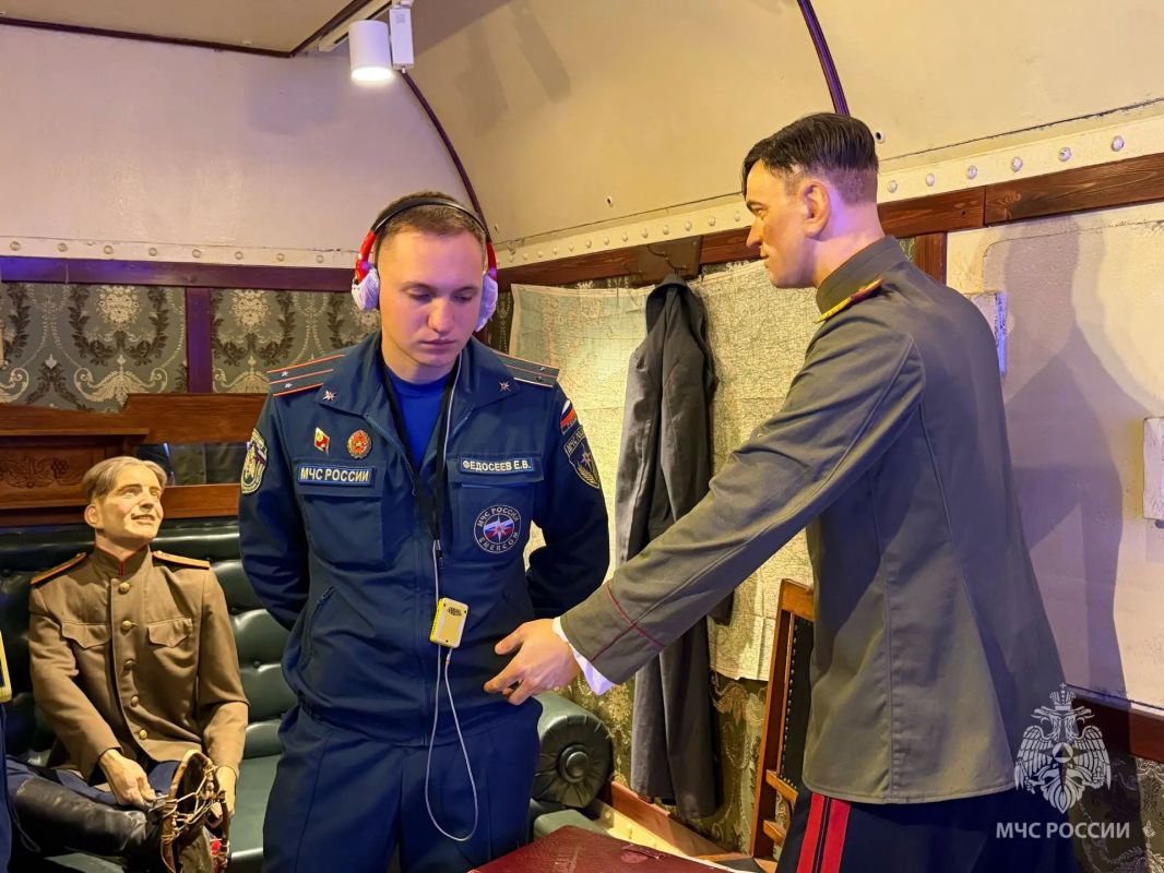Члены Молодёжного совета побывали в уникальном передвижном музее — «Поезде Победы» Члены Молодёжного совета побывали в уникальном передвижном музее — «Поезде Победы»