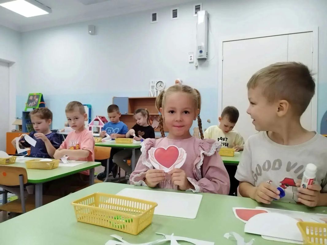 А вы уже поздравили своих любимых воспитателей? А вы уже поздравили своих любимых воспитателей?