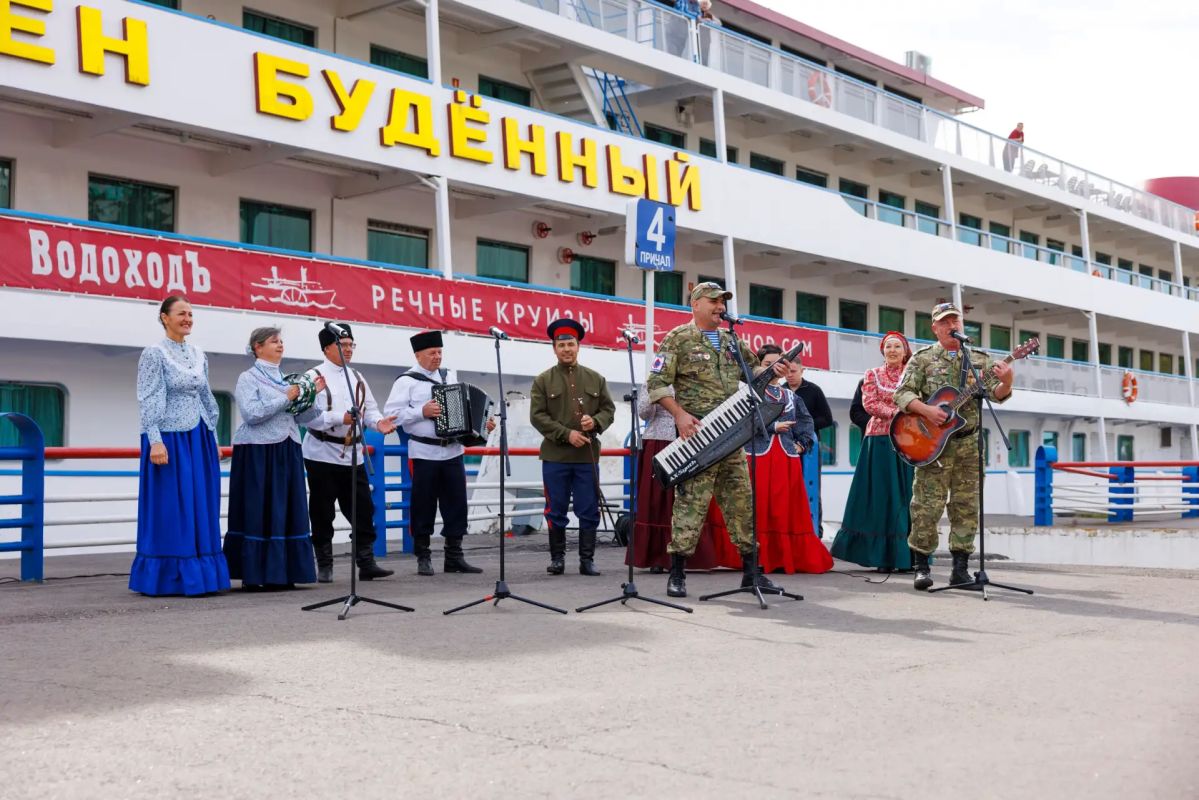 В Саратове стартовала XXV Международная этнокультурная экспедиция-фестиваль «Волга – река мира» В Саратове стартовала XXV Международная этнокультурная экспедиция-фестиваль «Волга – река мира»