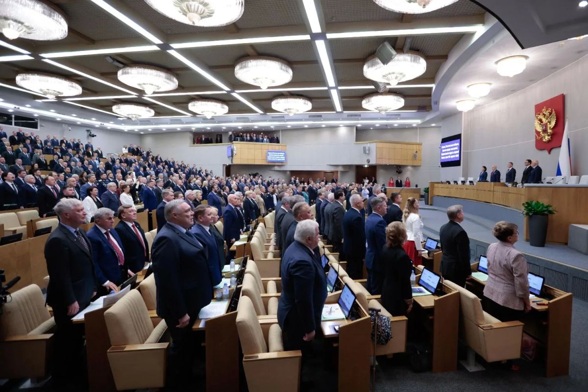 Законодатели Мордовии по видеосвязи приняли участие в первом заседании Госдумы России девятого созыва