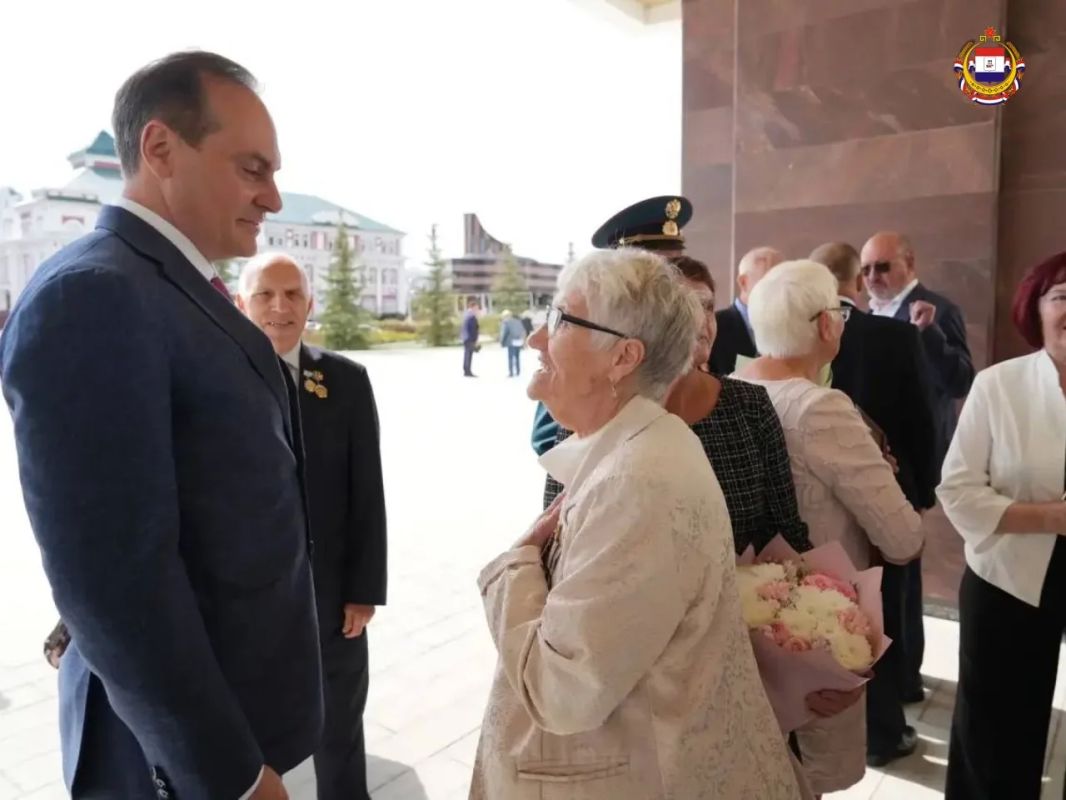Месяц заботы и внимания. По Указу Главы Республики Артёма Здунова с 1 по 31 октября в Мордовии объявлен месячник, посвящённый людям «серебряного» возраста Месяц заботы и внимания. По Указу Главы Республики Артёма Здунова с 1 по 31 октября в Мордовии объявлен месячник, посвящённый людям «серебряного» возраста