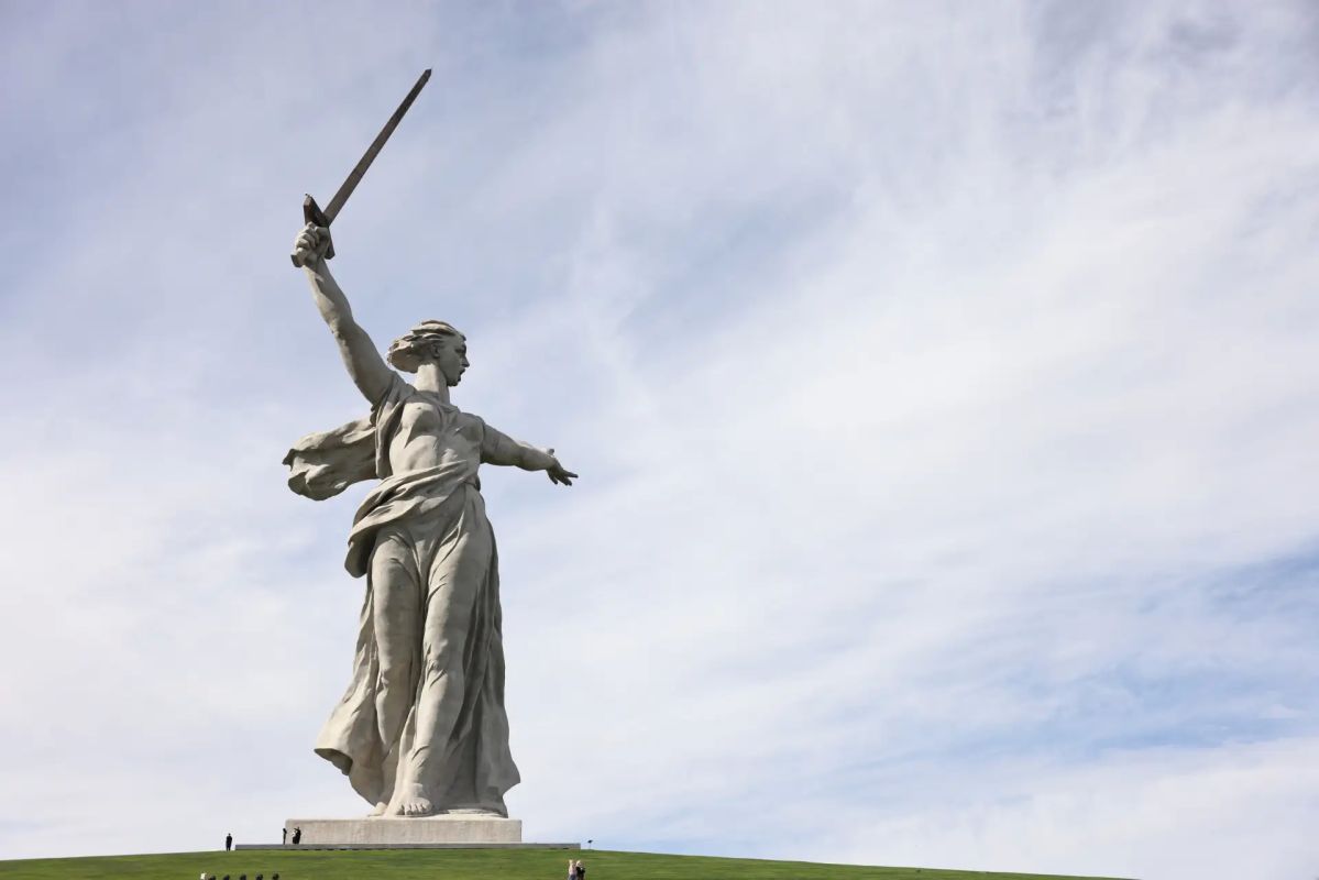 Путешествие с участниками XXV Международной этнокультурной экспедиции-фестиваля «Волга – река мира Путешествие с участниками XXV Международной этнокультурной экспедиции-фестиваля «Волга – река мира