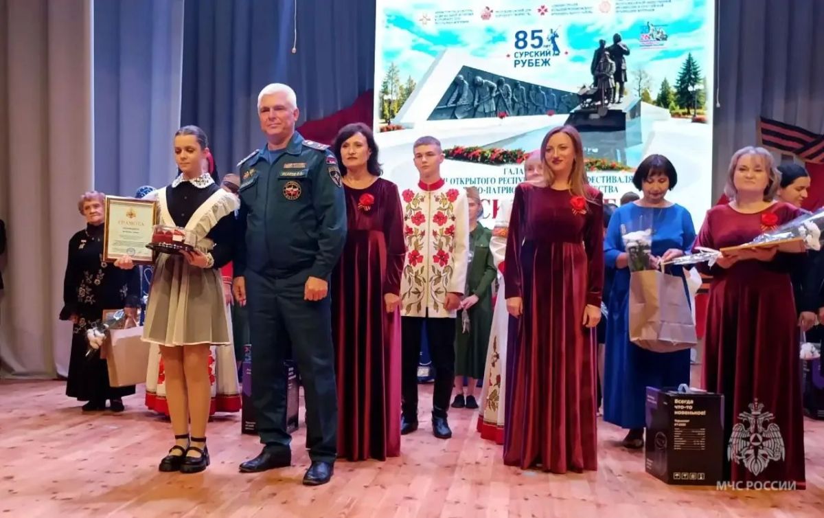 85 ЛЕТ СУРСКОМУ РУБЕЖУ!. В селе Большие Березники состоялся торжественный митинг у мемориала «Строителям Сурского оборонительного рубежа», посвящённый 85-й годовщине начала его строительства 85 ЛЕТ СУРСКОМУ РУБЕЖУ!. В селе Большие Березники состоялся торжественный митинг у мемориала «Строителям Сурского оборонительного рубежа», посвящённый 85-й годовщине начала его строительства