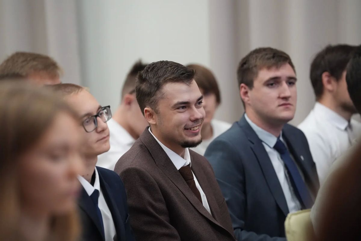Артём Здунов: Встретились с молодыми специалистами, у которых большое будущее в Мордовии 18 тысяч ребят учатся в колледжах и техникумах республики - востребованы в машиностроении, строительстве, транспортной отрасли... Артём Здунов: Встретились с молодыми специалистами, у которых большое будущее в Мордовии 18 тысяч ребят учатся в колледжах и техникумах республики - востребованы в машиностроении, строительстве, транспортной отрасли...