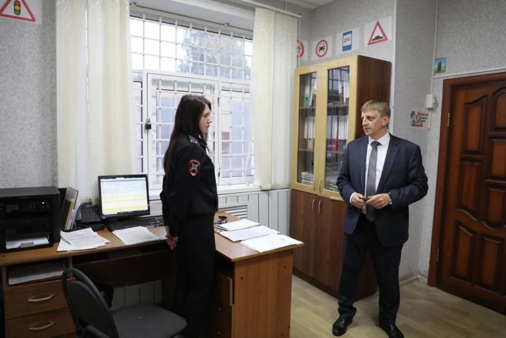 Руководитель МВД по Республике Мордовия провел личный прием граждан в Ардатовском районе Руководитель МВД по Республике Мордовия провел личный прием граждан в Ардатовском районе