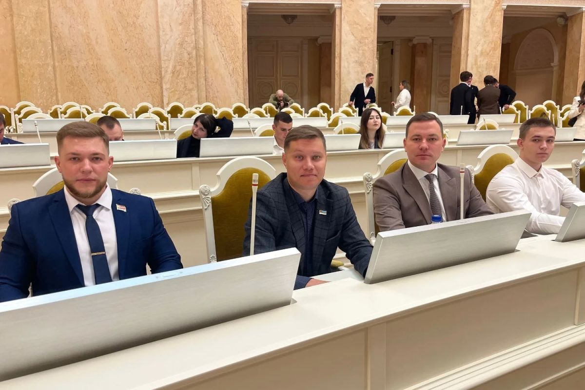 Сергей Терешкин представил Мордовию на II Всероссийском форуме молодых парламентариев Сергей Терешкин представил Мордовию на II Всероссийском форуме молодых парламентариев