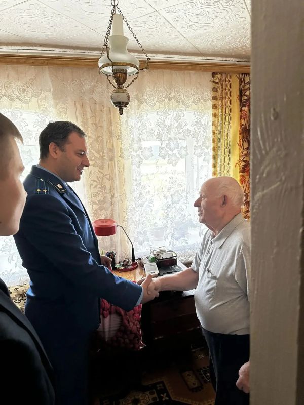 В РАМКАХ ВСЕРОССИЙСКОГО МЕСЯЧНИКА ПОЖИЛЫХ ЛЮДЕЙ РАЙОННЫЕ ПРОКУРОРЫ ВСТРЕТИЛИСЬ С ВЕТЕРАНАМИ ПРОКУРАТУРЫ МОРДОВИИ В РАМКАХ ВСЕРОССИЙСКОГО МЕСЯЧНИКА ПОЖИЛЫХ ЛЮДЕЙ РАЙОННЫЕ ПРОКУРОРЫ ВСТРЕТИЛИСЬ С ВЕТЕРАНАМИ ПРОКУРАТУРЫ МОРДОВИИ