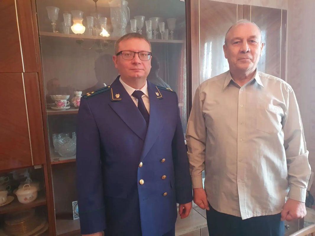 В РАМКАХ ВСЕРОССИЙСКОГО МЕСЯЧНИКА ПОЖИЛЫХ ЛЮДЕЙ РАЙОННЫЕ ПРОКУРОРЫ ВСТРЕТИЛИСЬ С ВЕТЕРАНАМИ ПРОКУРАТУРЫ МОРДОВИИ В РАМКАХ ВСЕРОССИЙСКОГО МЕСЯЧНИКА ПОЖИЛЫХ ЛЮДЕЙ РАЙОННЫЕ ПРОКУРОРЫ ВСТРЕТИЛИСЬ С ВЕТЕРАНАМИ ПРОКУРАТУРЫ МОРДОВИИ