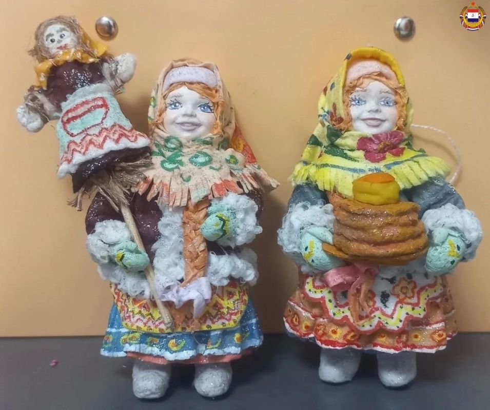 Сделано с любовью!. Мастерица из Саранска Татьяна Драгунова создаёт невероятные ватные игрушки, которые словно сошли со страниц любимых книг Каждая деталь – от крошечных валенок до узора на сарафане – сделана вручную Сделано с любовью!. Мастерица из Саранска Татьяна Драгунова создаёт невероятные ватные игрушки, которые словно сошли со страниц любимых книг Каждая деталь – от крошечных валенок до узора на сарафане – сделана вручную