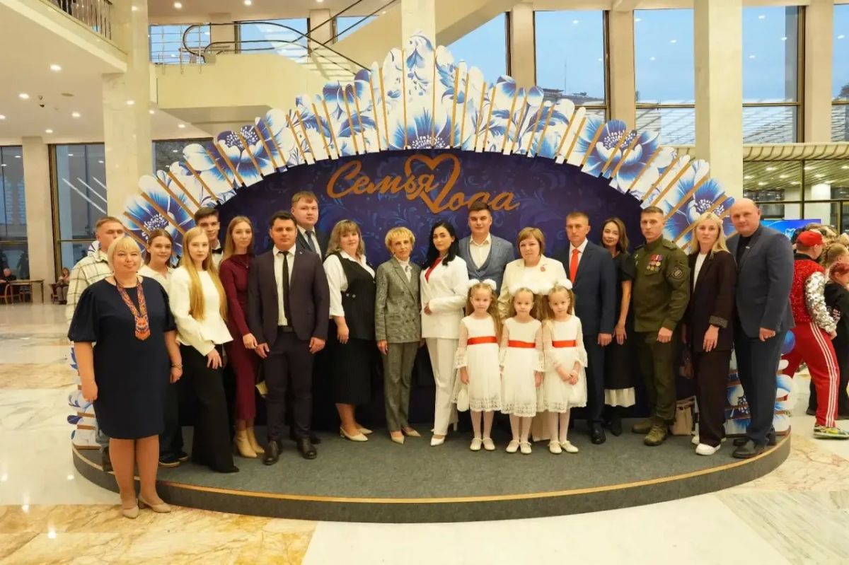 Артём Здунов: #РоссияСемьяСемей. С самыми дорогими, на самом высоком уровне - в Кремлёвском Дворце Москвы - подвели итоги первого Всероссийского конкурса «Семейная столица России»! Артём Здунов: #РоссияСемьяСемей. С самыми дорогими, на самом высоком уровне - в Кремлёвском Дворце Москвы - подвели итоги первого Всероссийского конкурса «Семейная столица России»!