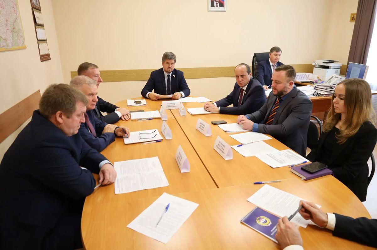 Депутатам представлены кандидаты на должности в Совете Федерации и Правительстве республики Депутатам представлены кандидаты на должности в Совете Федерации и Правительстве республики