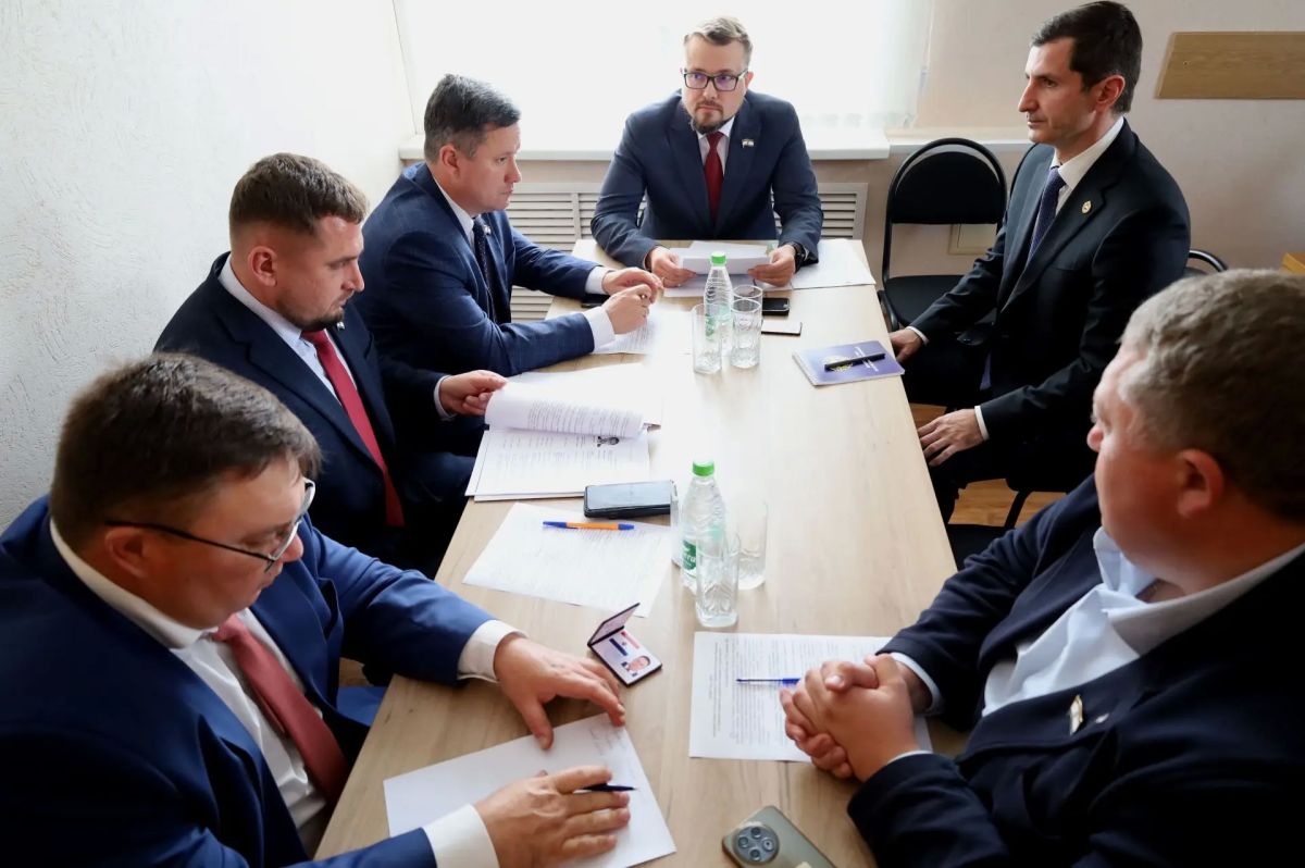 Депутатам представлены кандидаты на должности в Совете Федерации и Правительстве республики Депутатам представлены кандидаты на должности в Совете Федерации и Правительстве республики