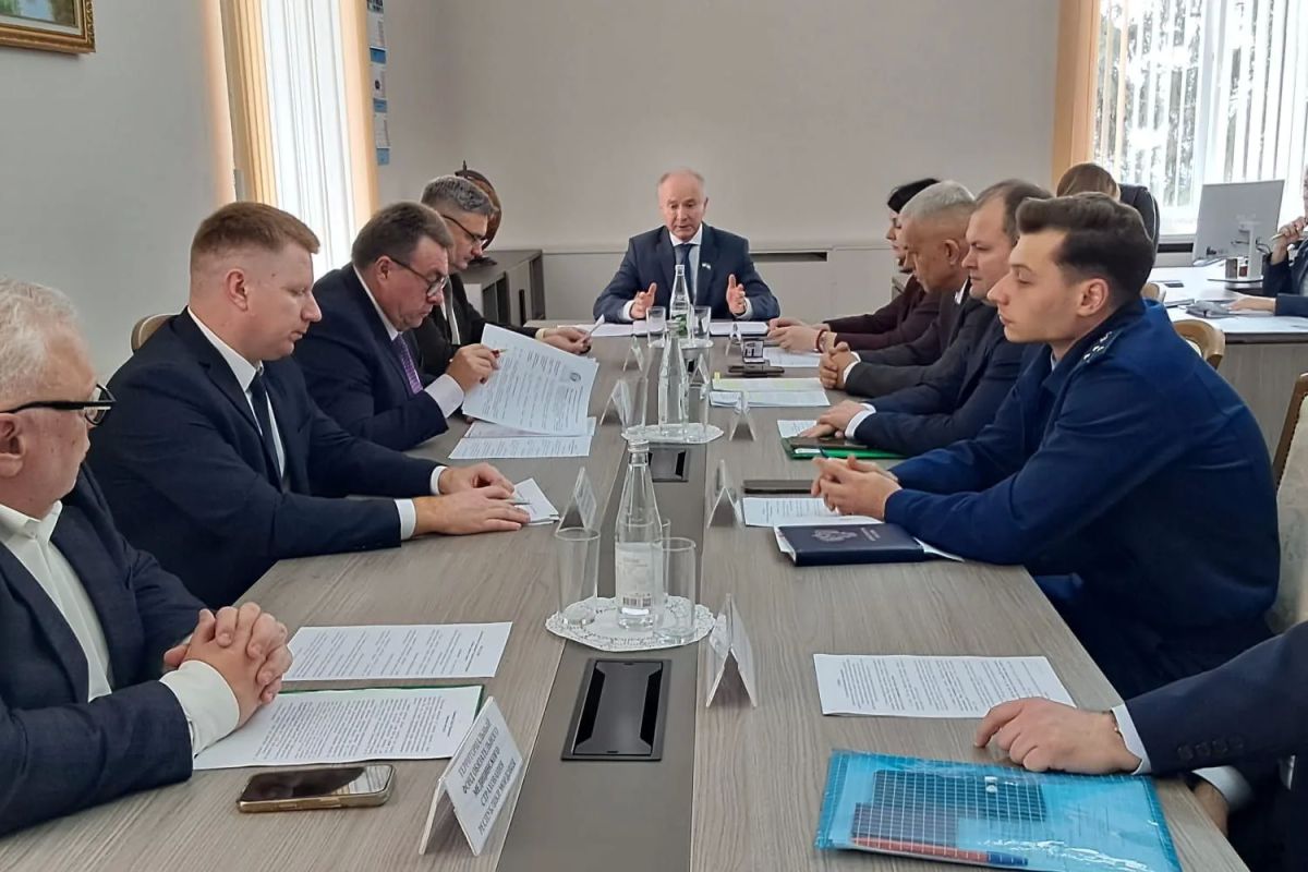 Депутатам представлены кандидаты на должности в Совете Федерации и Правительстве республики Депутатам представлены кандидаты на должности в Совете Федерации и Правительстве республики