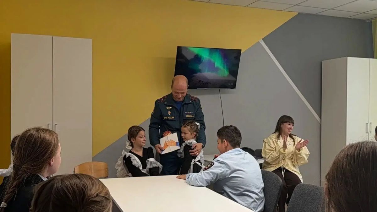 В День отца в Темниковской школе имени Героя Советского Союза А. И. Семикова прошла тёплая и душевная встреча В День отца в Темниковской школе имени Героя Советского Союза А. И. Семикова прошла тёплая и душевная встреча