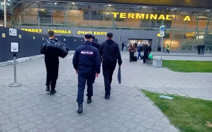 Двух выходцев из Средней Азии депортировали из России после отбытия наказания в Мордовии