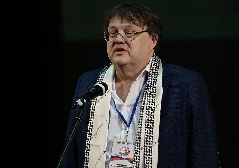 Друзья, сябры, ялгат – им подходят все эти слова Друзья, сябры, ялгат – им подходят все эти слова