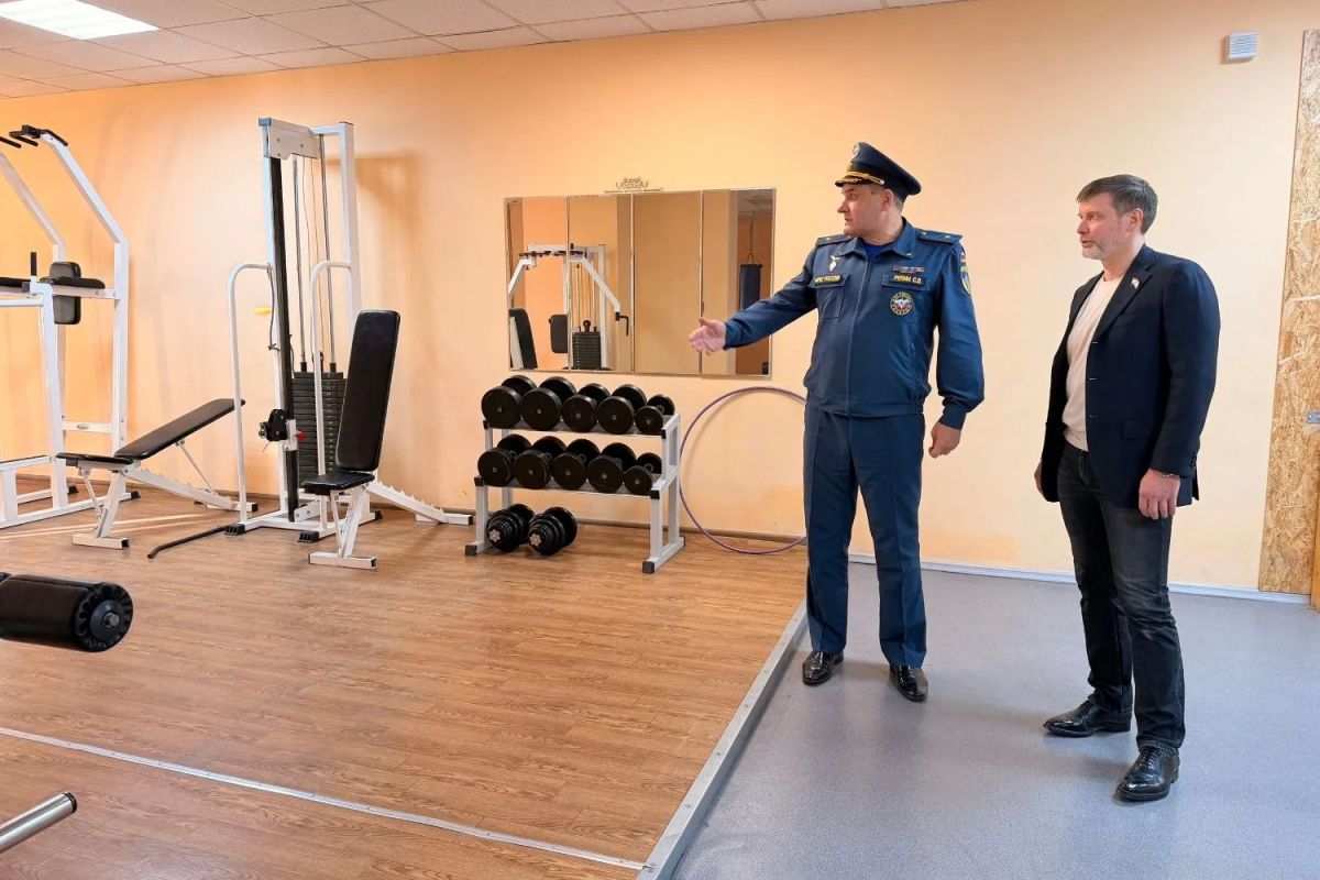 Руслан Мухаев передал сотрудникам МЧС бытовую технику Руслан Мухаев передал сотрудникам МЧС бытовую технику